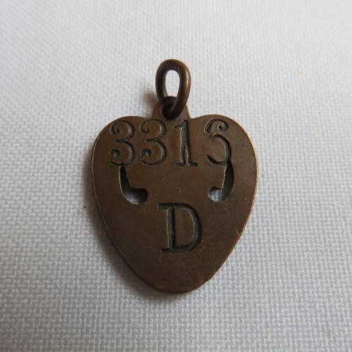 WW1 NUMBERED UCSA SWEETHEART BADGE