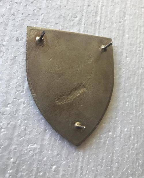 GROUP 4 HQ-SMALL FEATHERS TYPE FLASH- 3 PINS- ORIGINAL