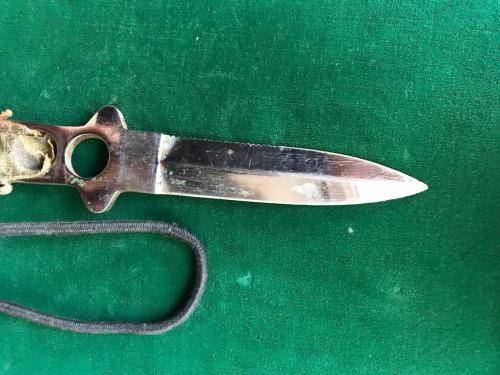 RECCE USED STAINLESS STEEL DAGGER WITH SOME RECCE CAMO TYPE STILL ATTACHED TO IT-TOTAL LENGTH 21.5CM