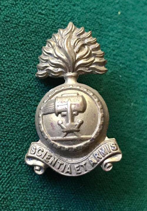 CAPE FORTRESS ENGINEERS COLLAR BADGE-WORN 1914-1922- 2 LUGS