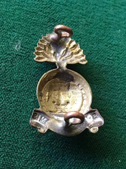 CAPE FORTRESS ENGINEERS COLLAR BADGE-WORN 1914-1922- 2 LUGS