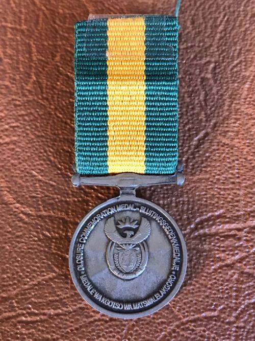 MINIATURE COMMANDO CLOSURE COMMEMORATION MEDAL