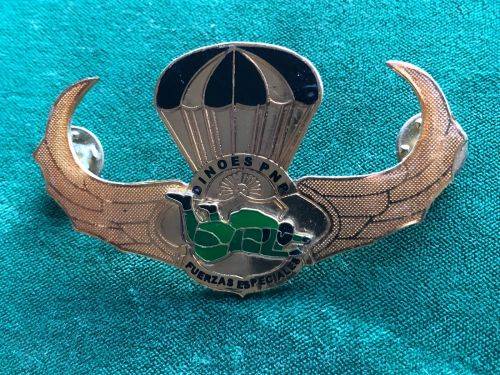 PERU SPECIAL FORCES FREE FALL PARA WING- 2 PINS