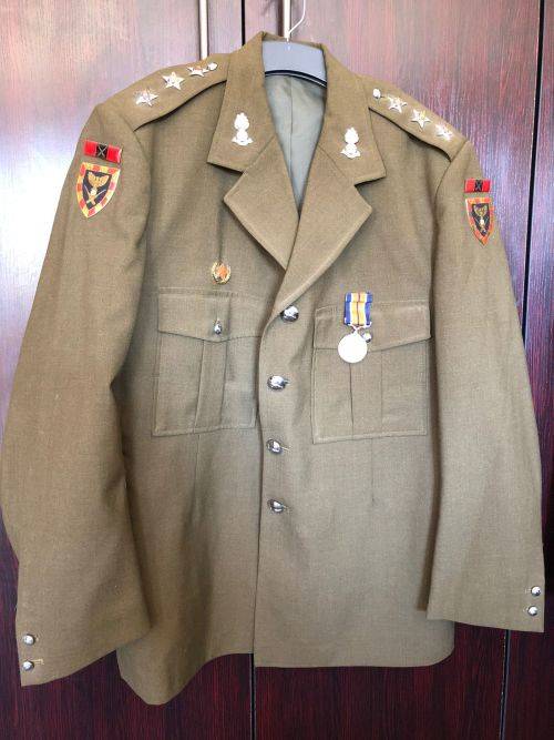 STEP OUT JACKET FOR A CAPTAIN WITH 4 FIELD REGT.-COMPLETE WITH FLASHES MEDAL ETC.-SIZE MEDIUM-MEASUR