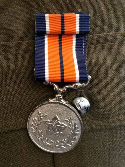 STEP OUT JACKET FOR A CAPTAIN WITH 4 FIELD REGT.-COMPLETE WITH FLASHES MEDAL ETC.-SIZE MEDIUM-MEASUR