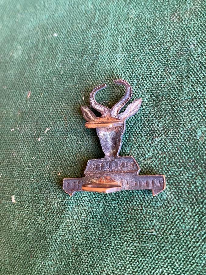 WW1 1ST SA INFANTRY COLLAR BADGE- 2 LUGS