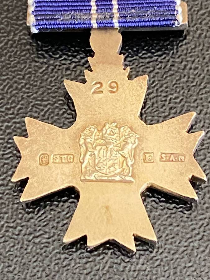 MINIATURE SOUTHERN CROSS DECORATION (SD)1975(MERITORIOUS SERVICE)SILVER,SA MINT MARKINGS AND NUMBERE