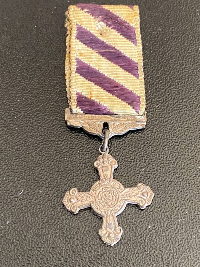 ORIGINAL,MINIATURE DISTINGUISHED FLYING CROSS