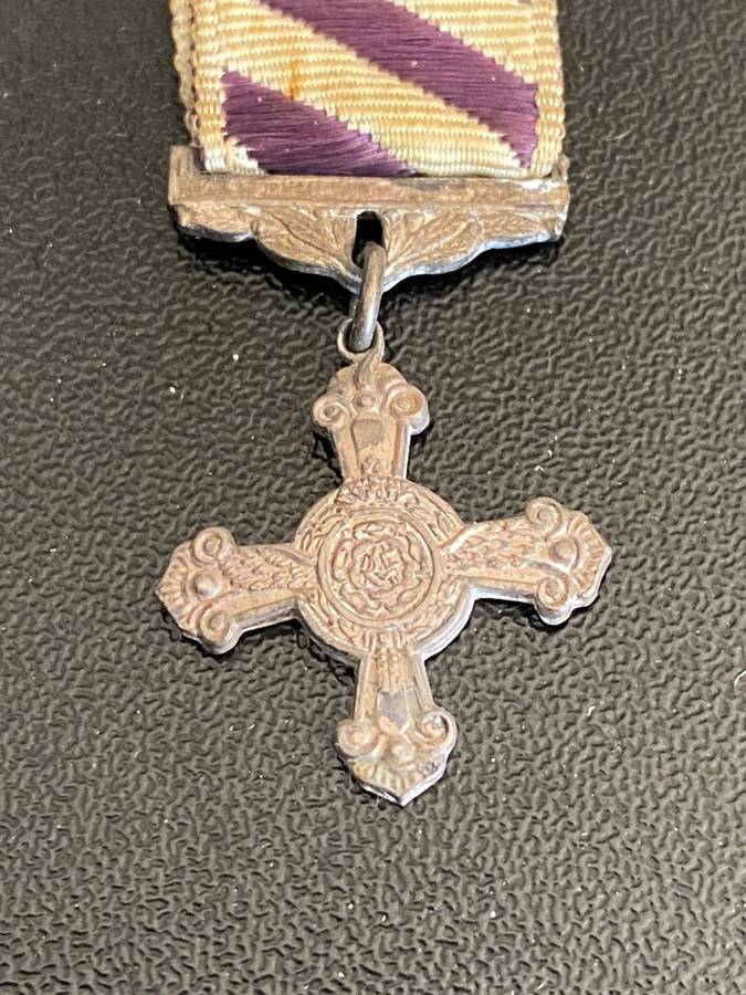 ORIGINAL,MINIATURE DISTINGUISHED FLYING CROSS