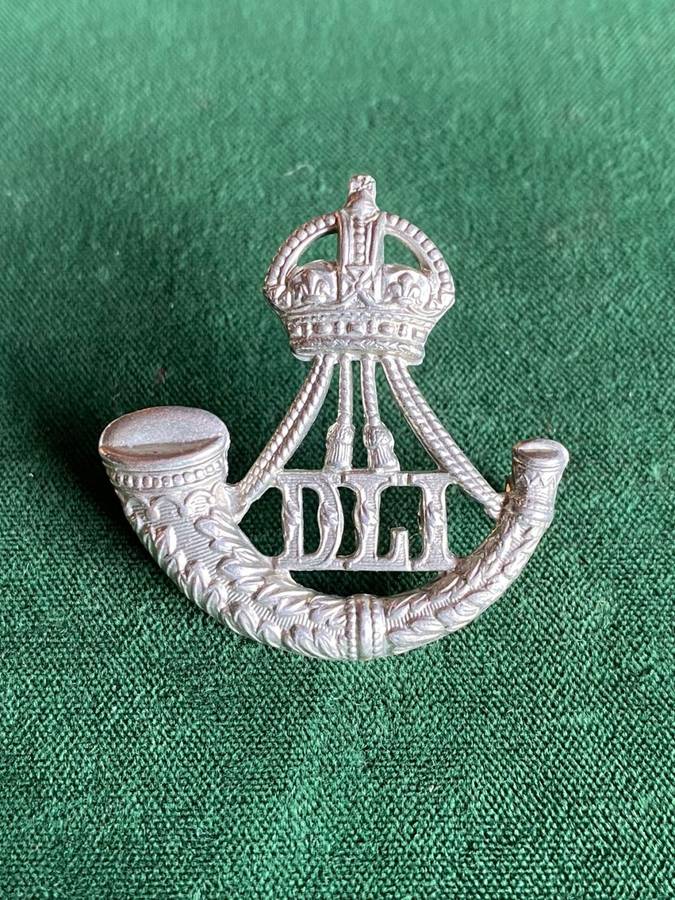 DURBAN LIGHT INFANTRY CAP BADGE-WORN 1902-1919- 2 LUGS