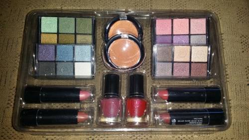 Brand new Clicks Makeup set