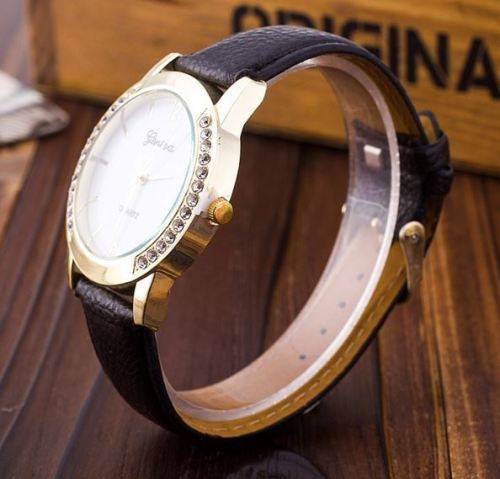 Luxury Leather Geneva Crystal Quartz Wrist Watch in Complimentary Gift Box