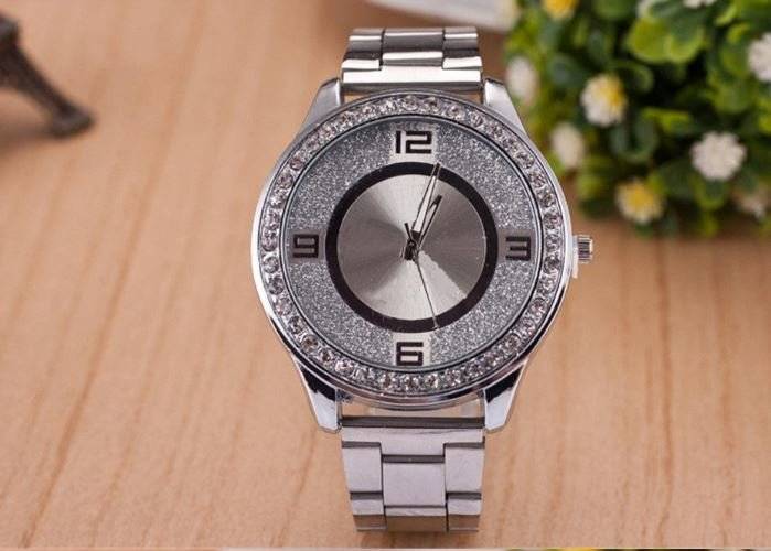 Elegant Ladies Crystal Diamante Quartz Wrist Watches in Rose Gold , Gold or Silver