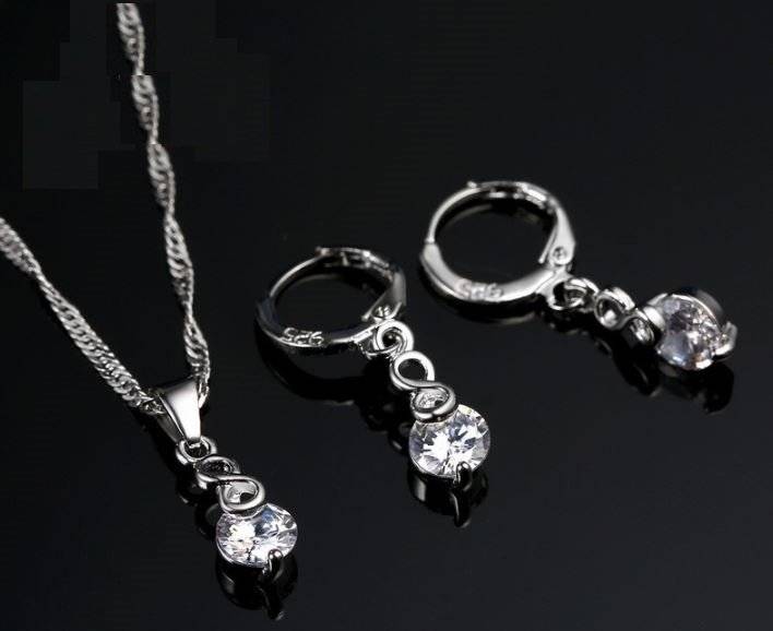Elegant 925 Sterling Silver Cubic Zirconia Jewelry Set in Complimentary Gift Box