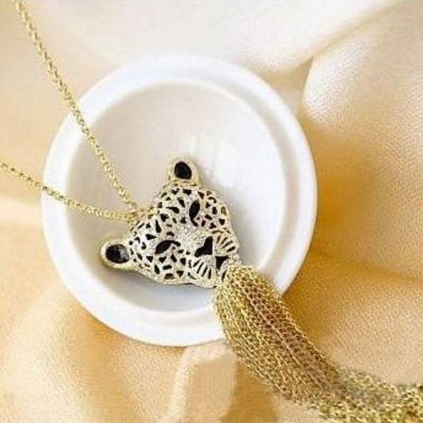 Elegant 18K Golden Chain Necklace With Rhinestone Leopard Head Pendant With Tassel in Gift Box