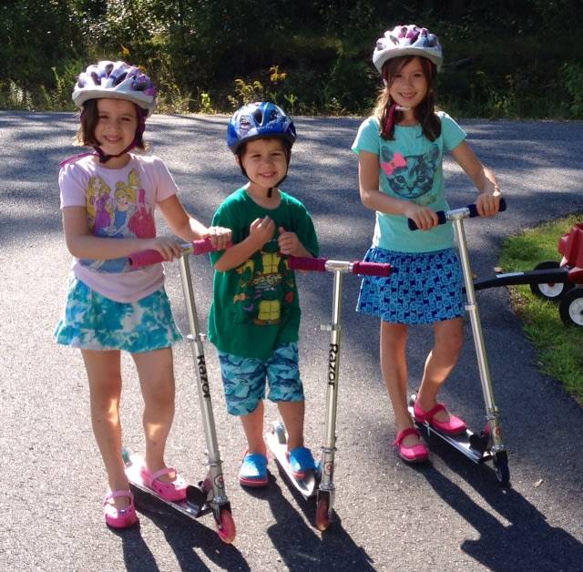 Three Wheel Metal Folding Skate Scooter with Led Lights & Double Back Wheels