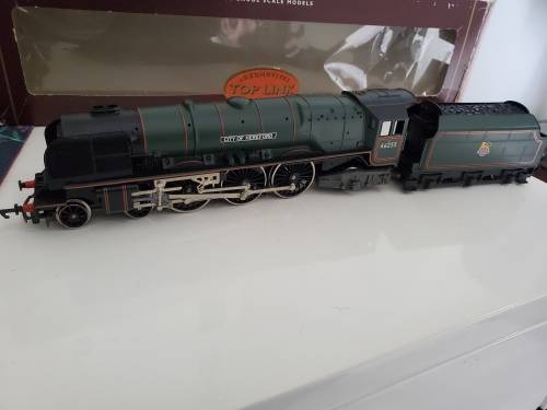 HORNBY OO SCALE - BR CITY OF HEREFORD 4-6-2 STEAM LOCO and TENDER - BOXED