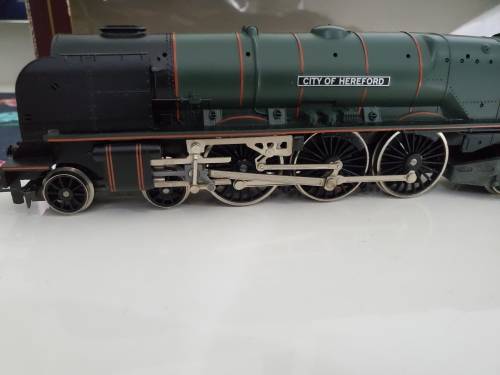 HORNBY OO SCALE - BR CITY OF HEREFORD 4-6-2 STEAM LOCO and TENDER - BOXED