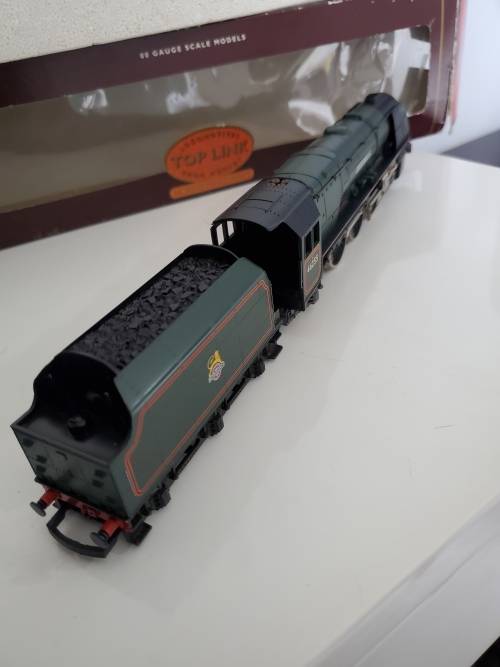 HORNBY OO SCALE - BR CITY OF HEREFORD 4-6-2 STEAM LOCO and TENDER - BOXED