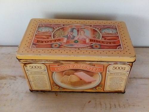 Old English & Afrikaans PYOTTS Biscuits Tin