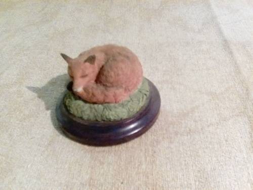Small Country Crafts England Sleeping Fox (Ref 007)