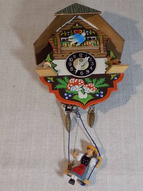 Small Battery Operated Cuckoo Clock -  Not Working - Selling As Is