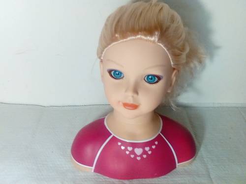 Attractive Life Size Doll's Head Display