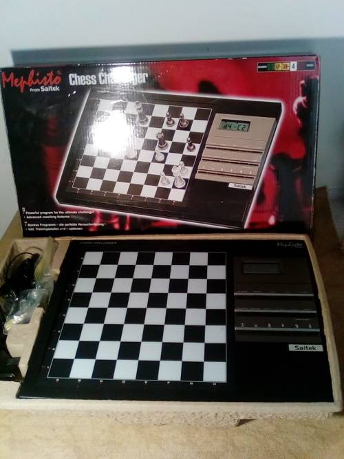 Level 4 Saitek Mephisto Computerized Chess Challenger Set (Ref 499)