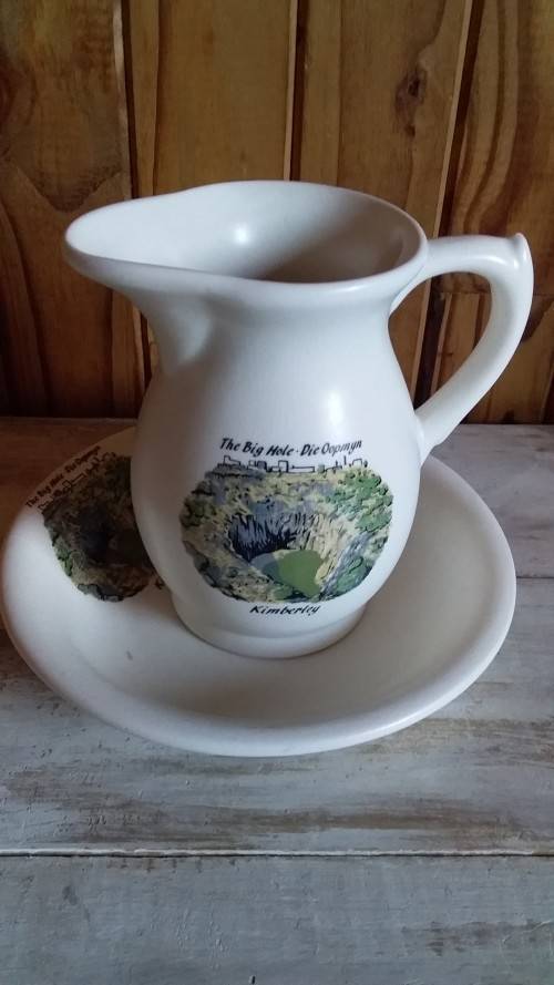 Vintage Souvenir Kimberley The Big Hole/Oop Myn Glazed Ceramic Jug  & Basin