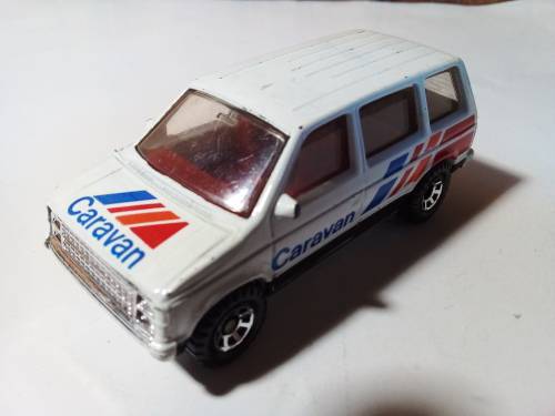 Matchbox 1984 Dodge Caravan Die Cast