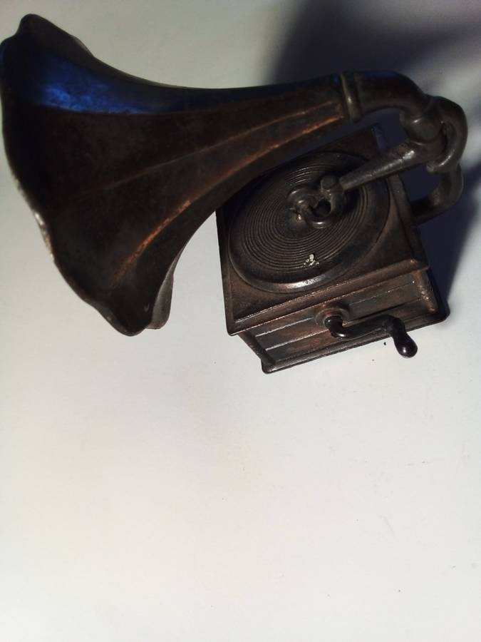 1970s Durham New York Greeting Corporation Metal Gramophone (SP022)
