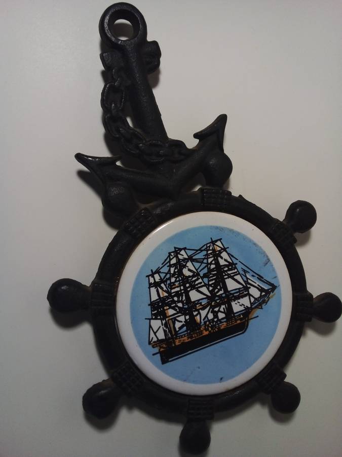 Round Tile in Cast Iron Anchor & Wheel Shaped Frame