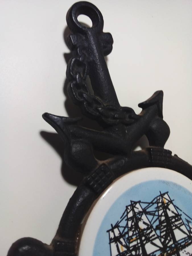 Round Tile in Cast Iron Anchor & Wheel Shaped Frame
