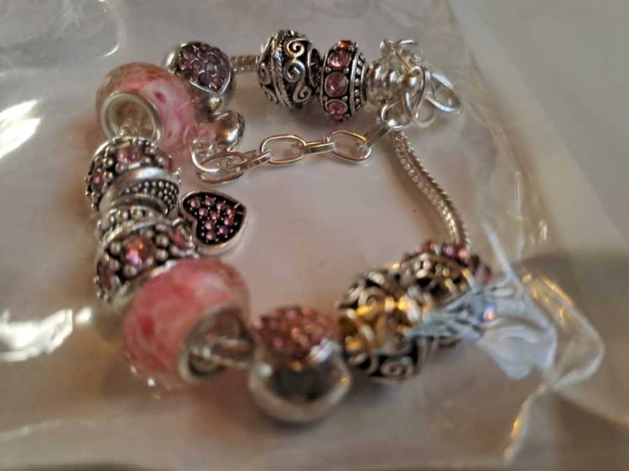 18cm Silver Plate Pink Heart Pendant Bracelet