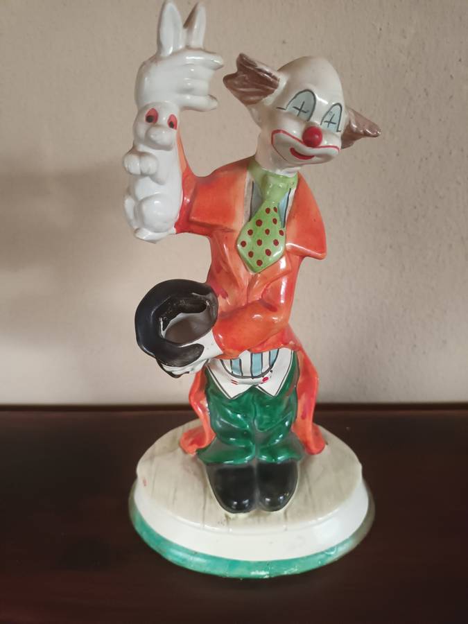 Vintage Clown Pulling Rabbit Out Of Hat Figurine