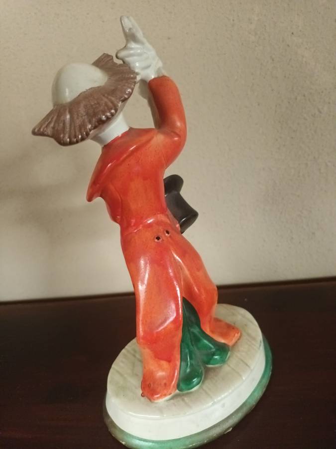 Vintage Clown Pulling Rabbit Out Of Hat Figurine