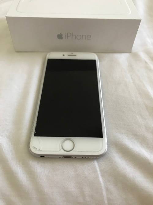 Iphone 6 - 16GB Silver Excellent Condition