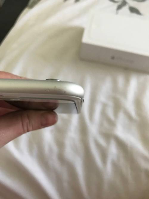 Iphone 6 - 16GB Silver Excellent Condition
