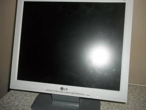 GET BARGAIN HP FLAT SCREEN 19 INCH DO NOT MISS OUT PLEASE READ LATE ENTRY