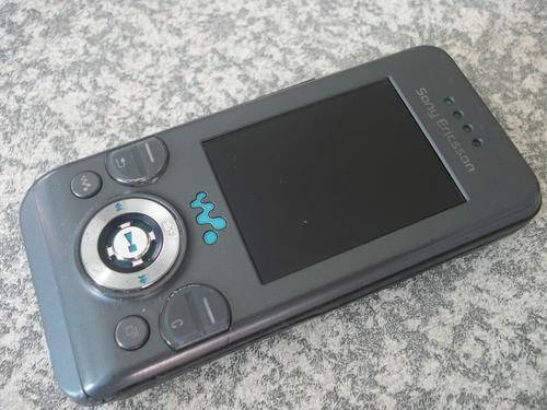 last sony ericson    MADNESS CRAZY START  PLEASE READ WORTH BARGAIN CHRISTMAS GIVE AWAY  LOCAL