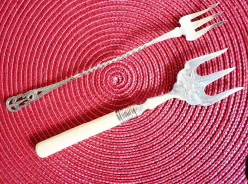 LOVELY!! PAIR OF VICTORIAN SILVER PLATED PICKLE FORKS, 1 WITH BONE HANDLE CIRCA 1890's