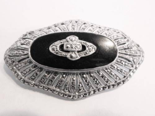 STUNNING!!! LARGE ART DECO STERLING SILVER, MARCASITE & ONYX BROOCH WITH MAKERS MARK