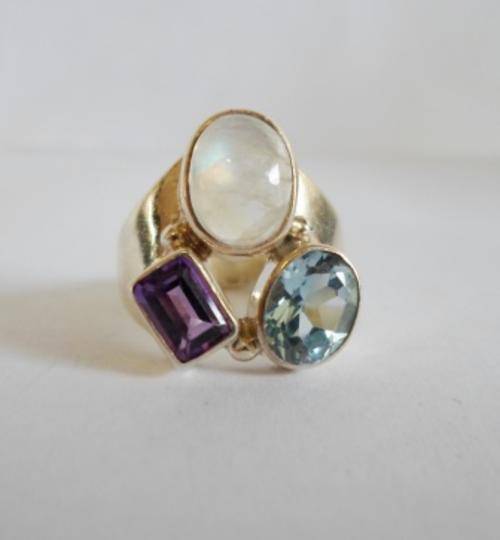 LARGE!! STERLING SILVER BLUE TOPAZ, AMETHYST & MOONSTONE RING ABSOLUTELY BEAUTIFUL!! RING SIZE R