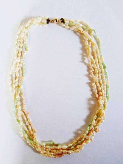 STUNNING!! VINTAGE 5 STRING FRESH WATER PEARL NECKLACE WITH 9ct GOLD CLASP