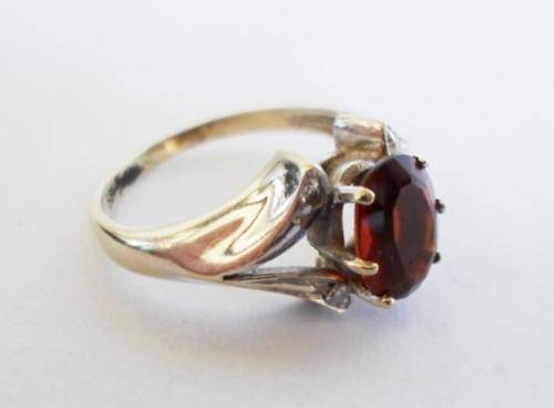 WOW!! STUNNING VINTAGE 14ct WHITE GOLD GARNET & DIAMOND RINGS SIZE L 3.1gr