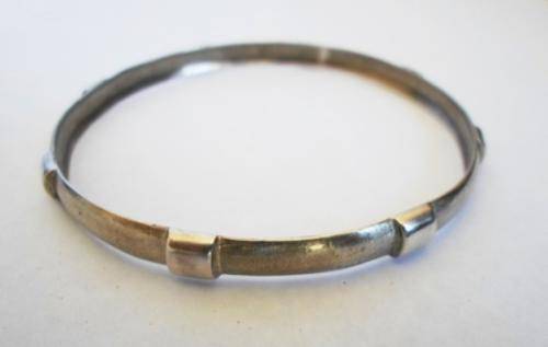 LOVELY DESIGN VINTAGE STERLING SILVER BANGLE 70mm X 6mm