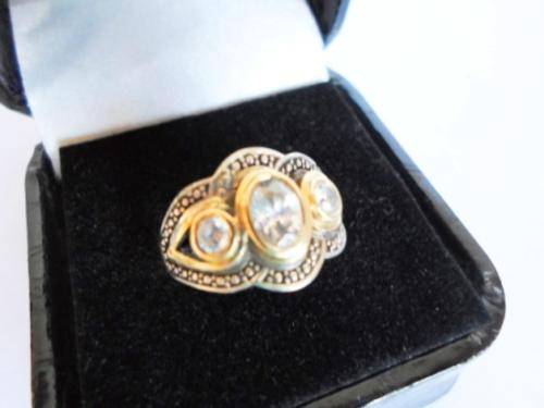 STUNNING!! STERLING SILVER, SOLID 9ct GOLD & CRYSTAL RING WITH BEAUTIFUL DESIGN SIZE P1/2 3.9gr