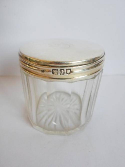 LOVELY!! 1896 LONDON SILVER TOPPED TRINKET POT WITH FACETED GLASS BASE, WOW!!