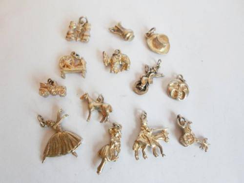 WOW!! COLLECTION OF 13 LARGE VINTAGE STERLING SILVER CHARMS 45.3gr