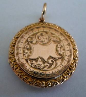 WOW!! EXQUISITE VICTORIAN 9ct GOLD LOCKET WITH STUNNING DETAIL 3,7g CIRCA 1890's WOW!!
